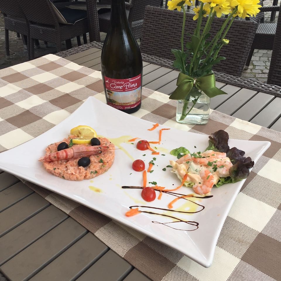 Fisch Tartare und Hauswein