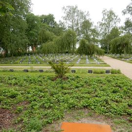 Sowjetischer Ehrenfriedhof und Ehrenmal Burg in Burg bei Magdeburg