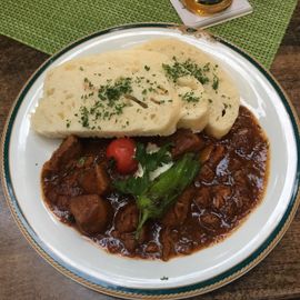 Krusovicer Biergulasch für 15,50€