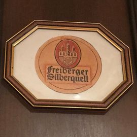 Freiberger Bier im Rahmen "an der Wand"