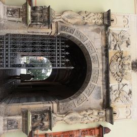 Portal am Vordereingang