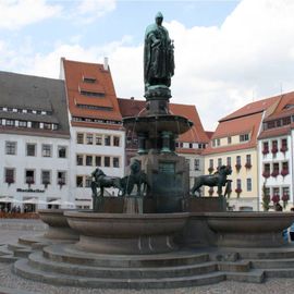 Brunnen und Denkmal "Otto der Reiche" in Freiberg in Sachsen