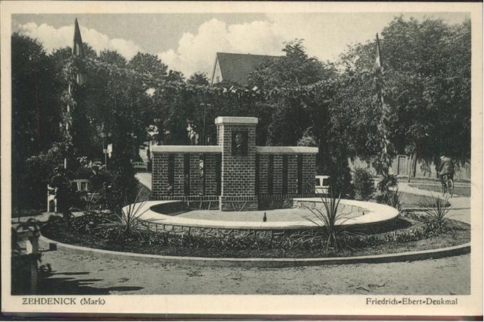 Postkarte vom Eberbrunnen, 1933 abgerissen, gefunden auf https://oldthing.de/Zehdenick-Friedrich-Ebert-Denkmal-Kat-Zehdenick-0023101568 bei dem Verkäufer: my_postales aus Deutschland 