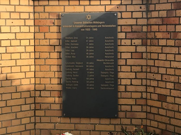 Gedenkstein am Standort des ehemaligen Bethauses der Oranienburger Jüdischen Gemeinde