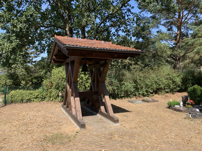 Friedhof Bernöwe mit Kriegsopferdenkmal