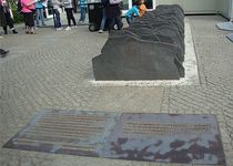 Bild zu Denkmal zur Erinnerung an 96 von den Nationalsozialisten ermordete Reichstagsabgeordnete