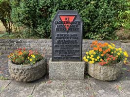 Bild zu Gedenkstein für KZ-Häftlinge im Heinkelwerk Oranienburg (HWO)