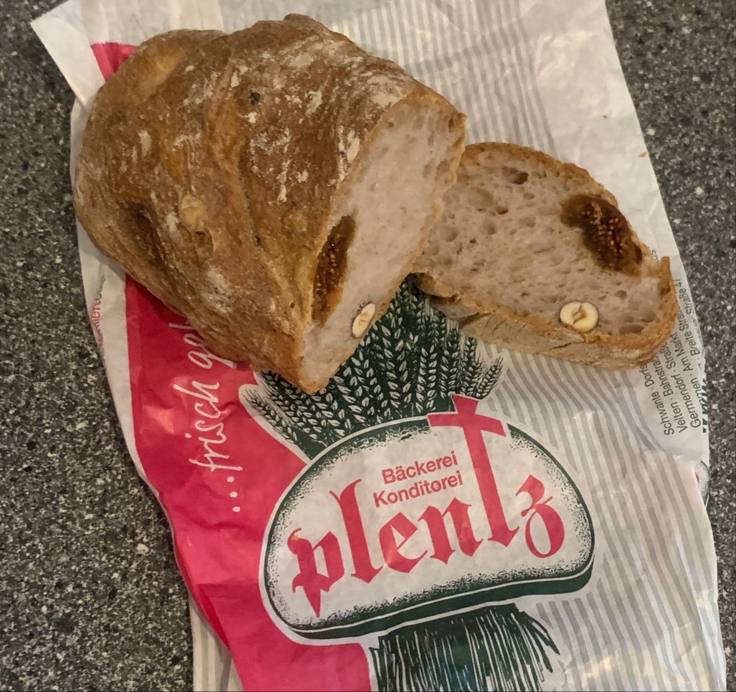 Feige-Haselnuss-Brot