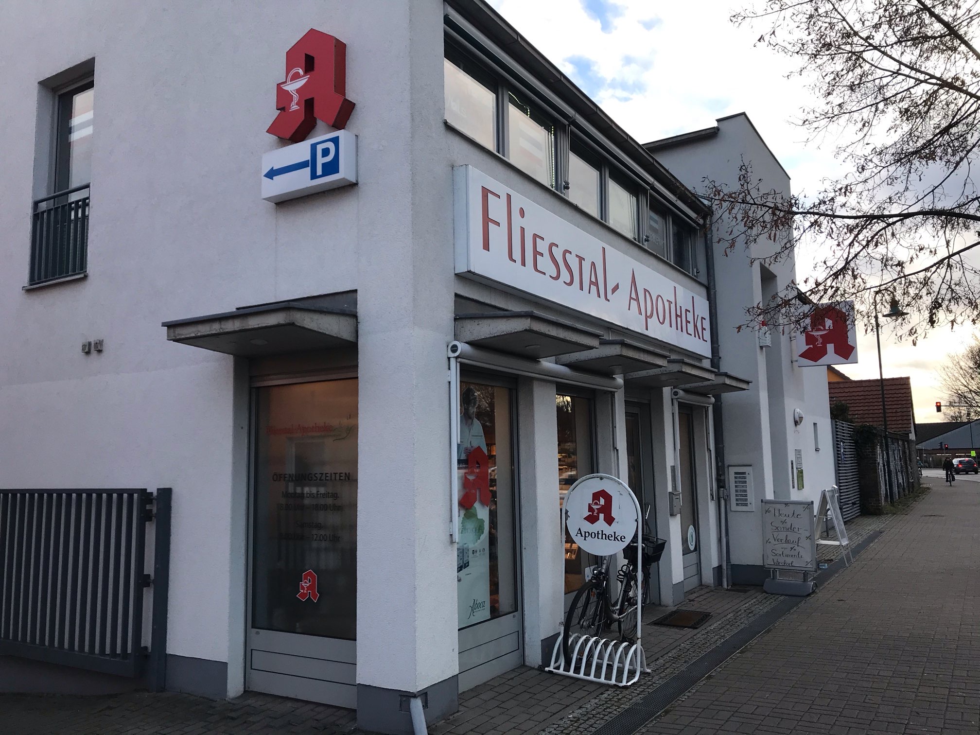 Bild 5 Fliesstal-Apotheke in Schildow