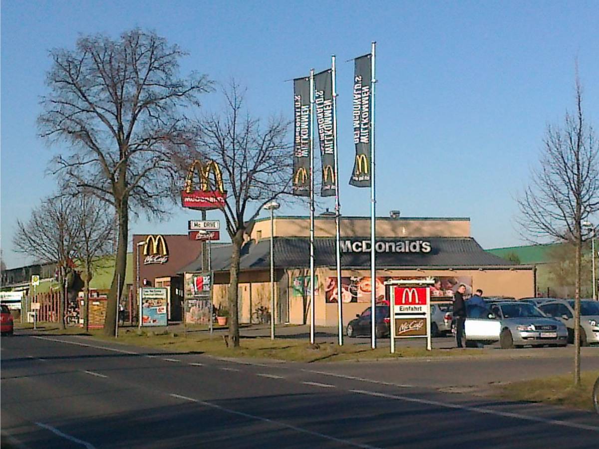 Bild 1 McDonald's Restaurant in Oranienburg