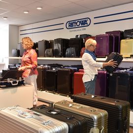 Top Marken wie Rimowa für den Reisebedarf