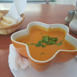 Tomaten-Morzarelle-Suppe 