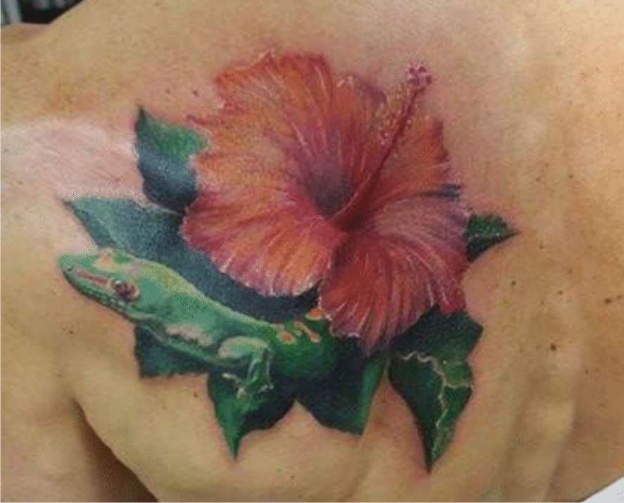 Echse -Blume Tattoo