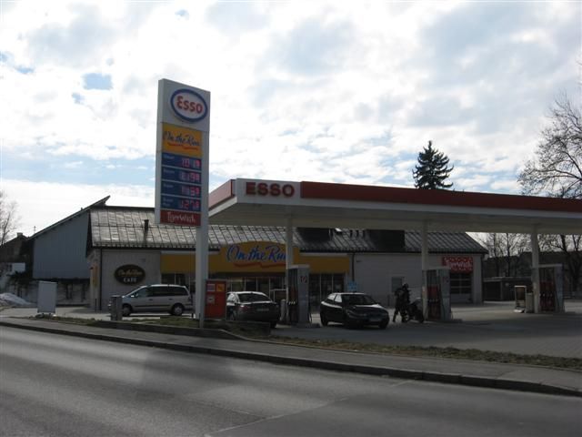 ESSO Station Tankstelle