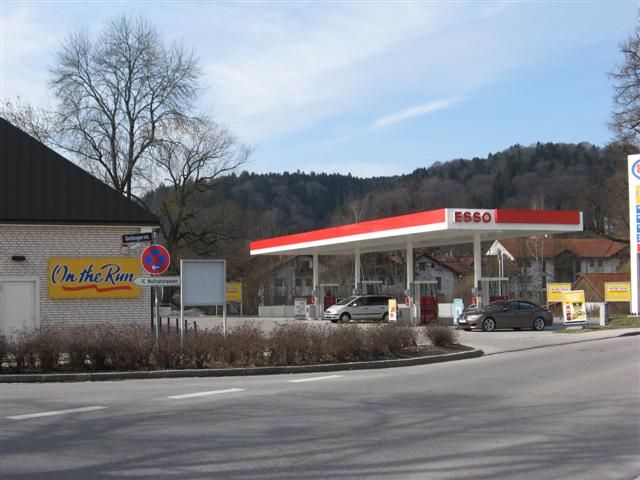 ESSO Station Tankstelle