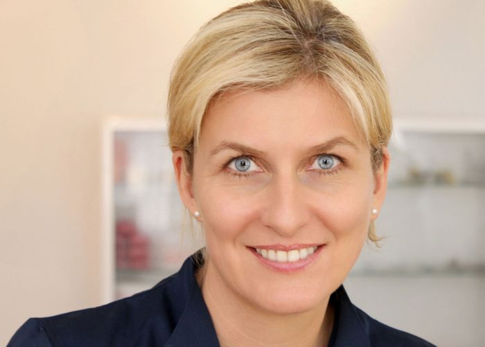 Dr. Kristiane Zickenheiner Ihr Partner für gesunde und strahlend schöne Zähne in München