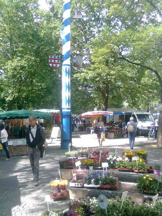 Wochenmarkt Rotkreuzplatz - München Neuhausen