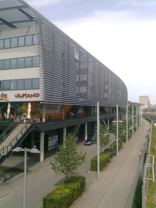 ZOB München (Zentraler Omnibusbahnhof, Bus-Bahnhof) - mit Einkaufszentrum (EKZ) und Gastronomie