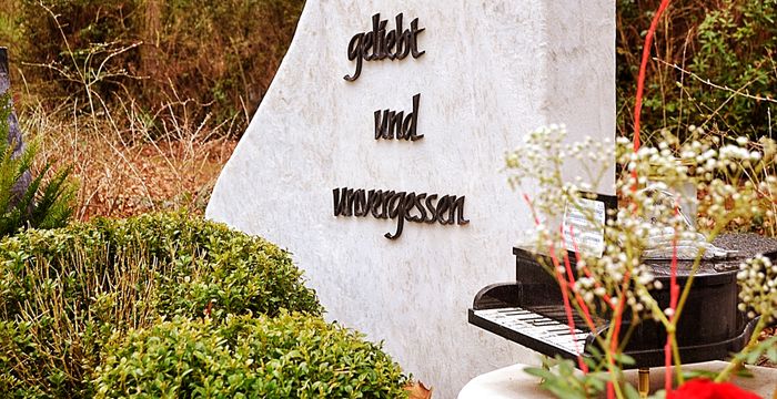 Freier Trauerredner Bestattungsredner Beerdigungsredner Bodo Bruckhaus Mannheim Ludwigshafen Heidelberg Grabredner 