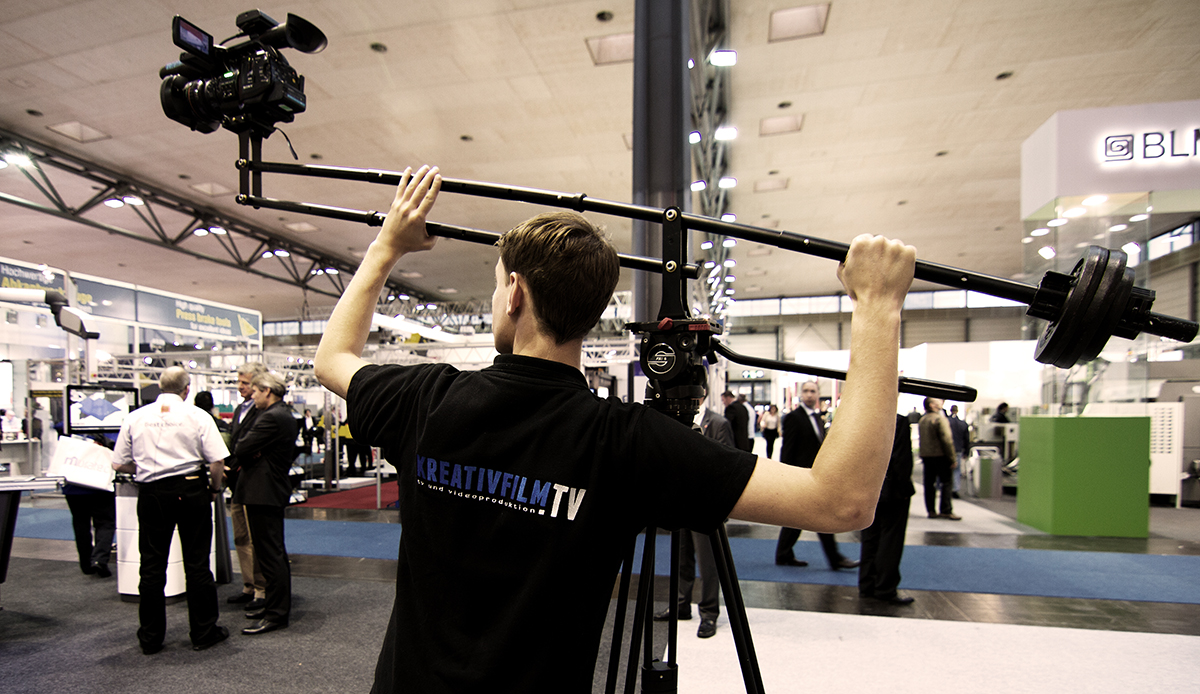 Das Kamerateam Kreativfilm auf der Euroblech Messe in Hannover bei Dreharbeiten für B&amp;R.