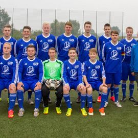 Fußball Mannschaft SG Bützow Rühn mit dem Sponsor