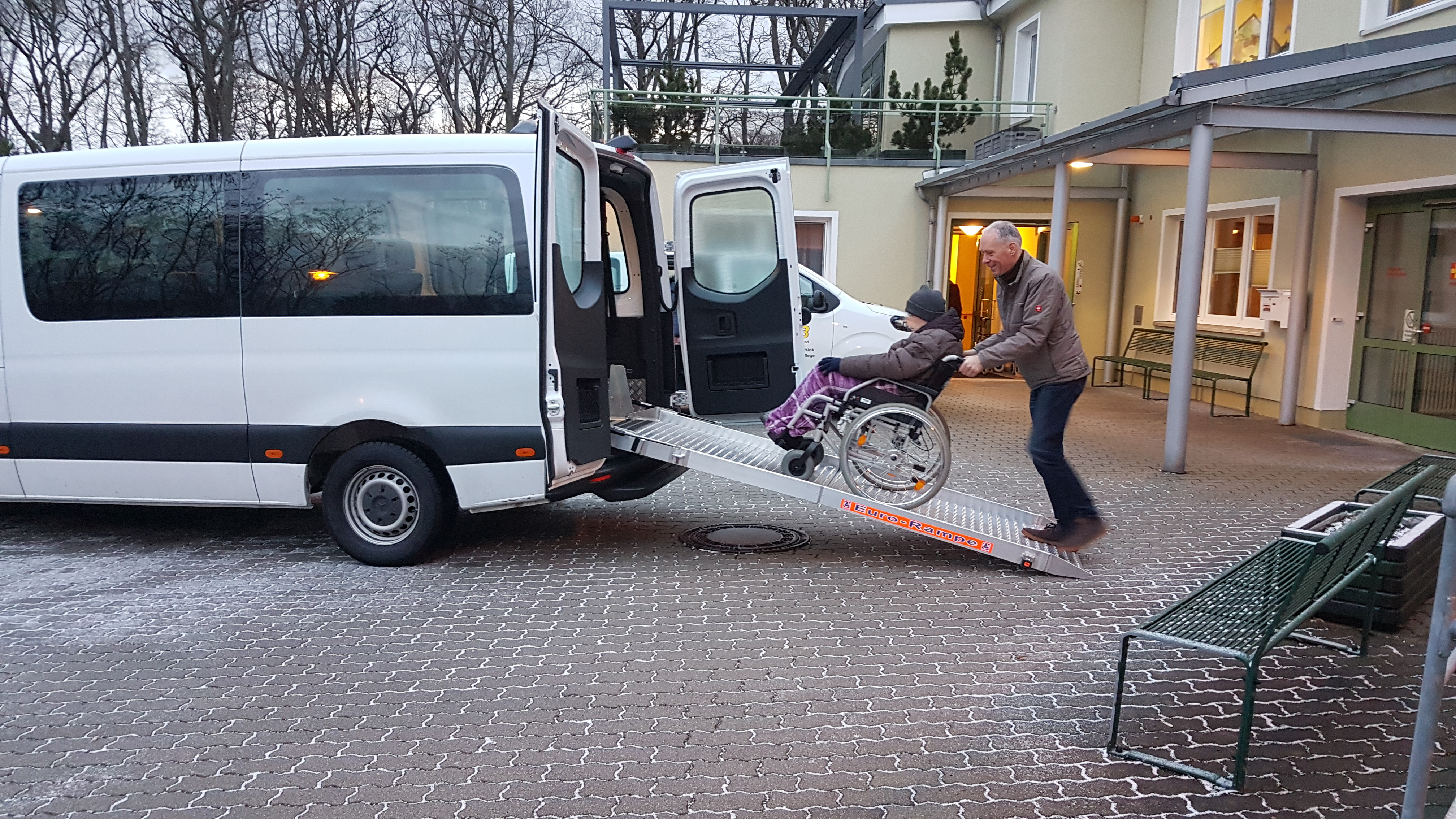 Taxi &amp; Mietwagen Kai Hänchen Rollstuhl-Transport
