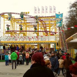 Volksfest Nürnberg Fahrgeschäft.