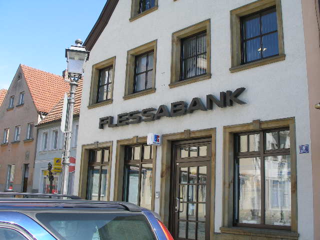 Bild 1 Bankhaus Max Flessa Geldautomat in Haßfurt