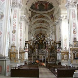 Klosterkirche Sch&ouml;ntal mit 
Grab G&ouml;tz von Berlichingen