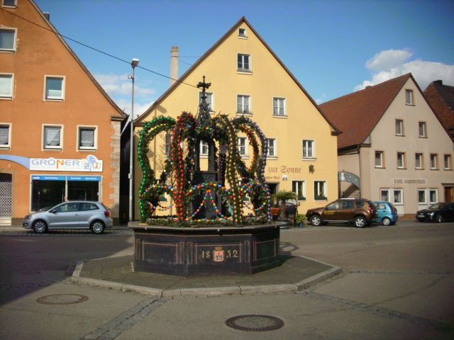 Osterbrunnen in Leutershausen
2015