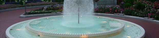 Bild zu Pusteblume - Brunnen am Serenadenhof