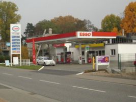 Bild zu Esso - Tankstelle