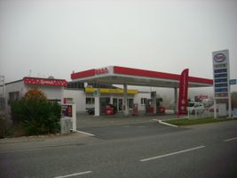 Bild zu Esso - Tankstelle