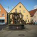Osterbrunnen am Markt in Leutershausen