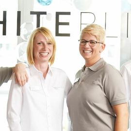 Mitarbeiterinnen der Zahnarztpraxis WHITEBLOCK Dr. Feise + Kollegen, Stuttgart