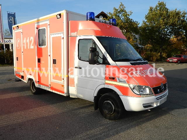 Feuerwehreinsatzwagen
Rettungsdienst

Standort: AutoUngar.de