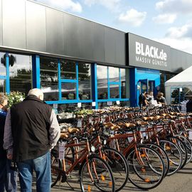 Black.de massiv günstig in Duisburg