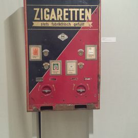 ... alter Zigarettenautomat ...
