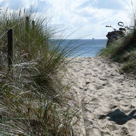 ... einer von vielen Strandaufgängen ...