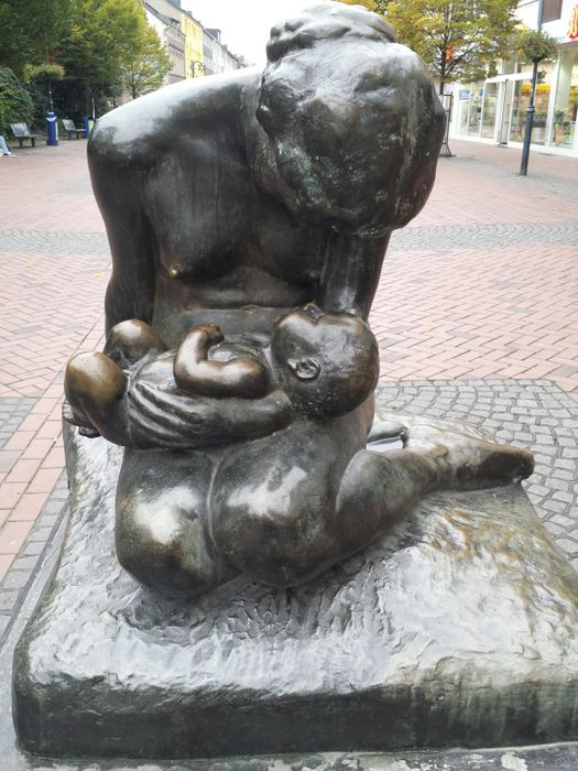 Skulptur Mutter und Kind