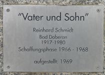 Bild zu Skulptur "Vater und Sohn"