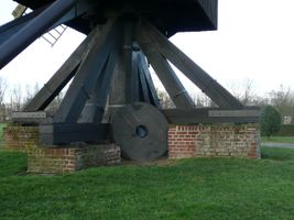 Bild zu Kastenbock Windmühle Tönisberg