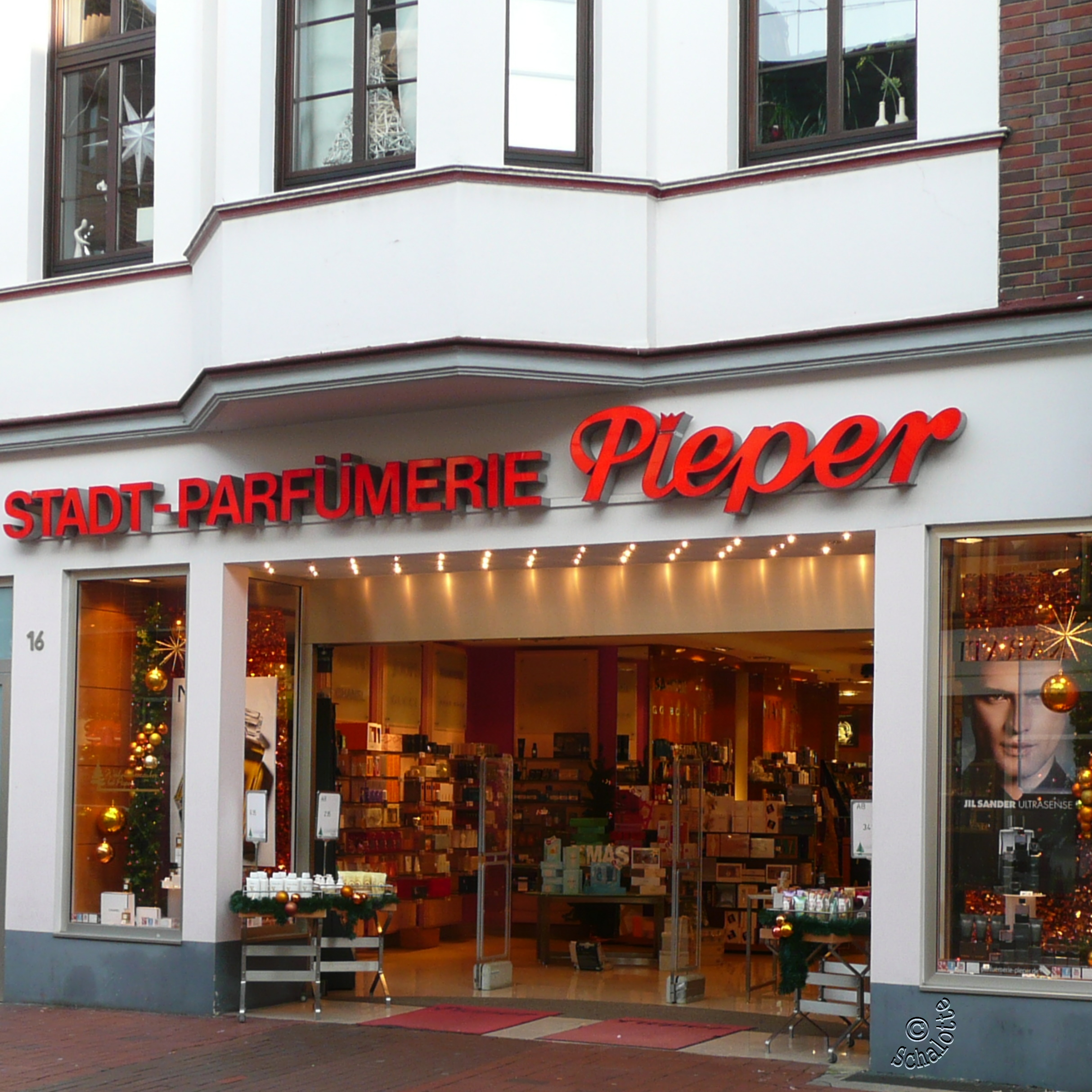 Bild 1 Stadt-Parfümerie Pieper in Moers