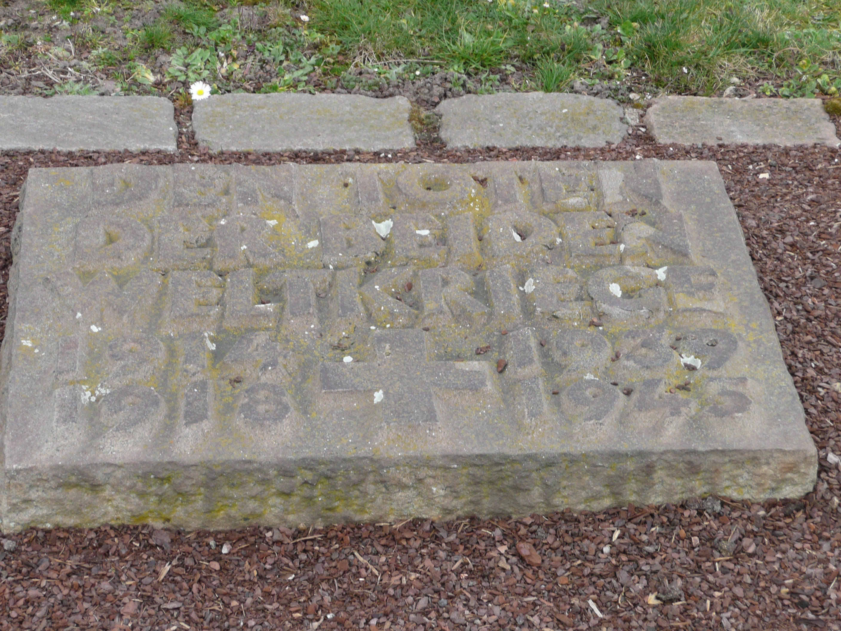 Zum Gedenken der Toten der beiden Weltkriege
1914-1918
1939-1945