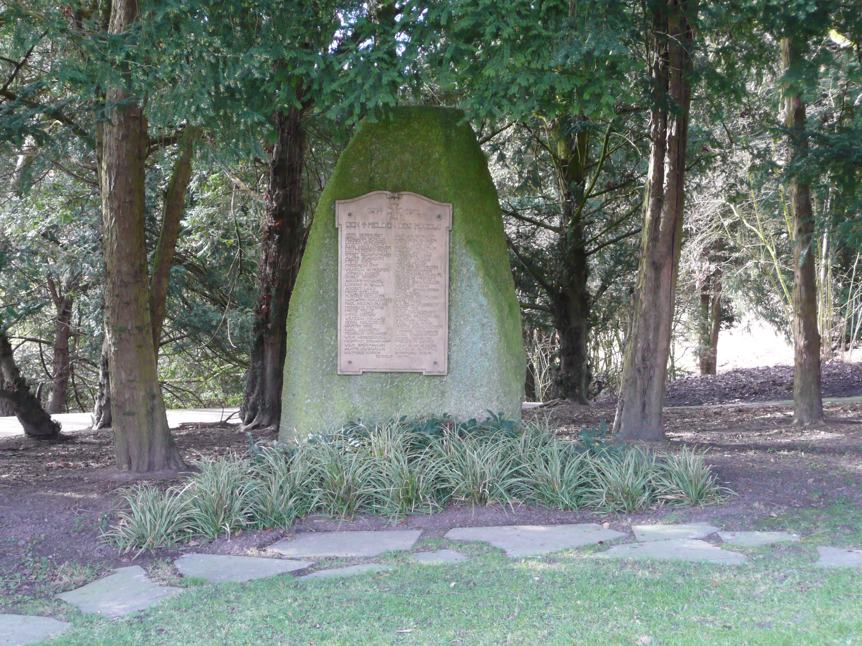 Den Helden des Hügels ... Denkmal für die Gefallenen im ersten Weltkrieg ...März 2015