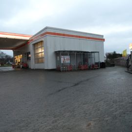 FOTO: HHG  HEM Tankstlle Bad Salsdetfurth werst