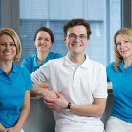 Team der Zahnarztpraxis Zahnmedizin-Blume Mainz