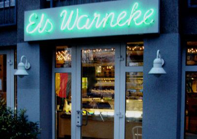 Eiscafé Warneke in der Saarlandstraße 1, Hamburg-Winterhude.