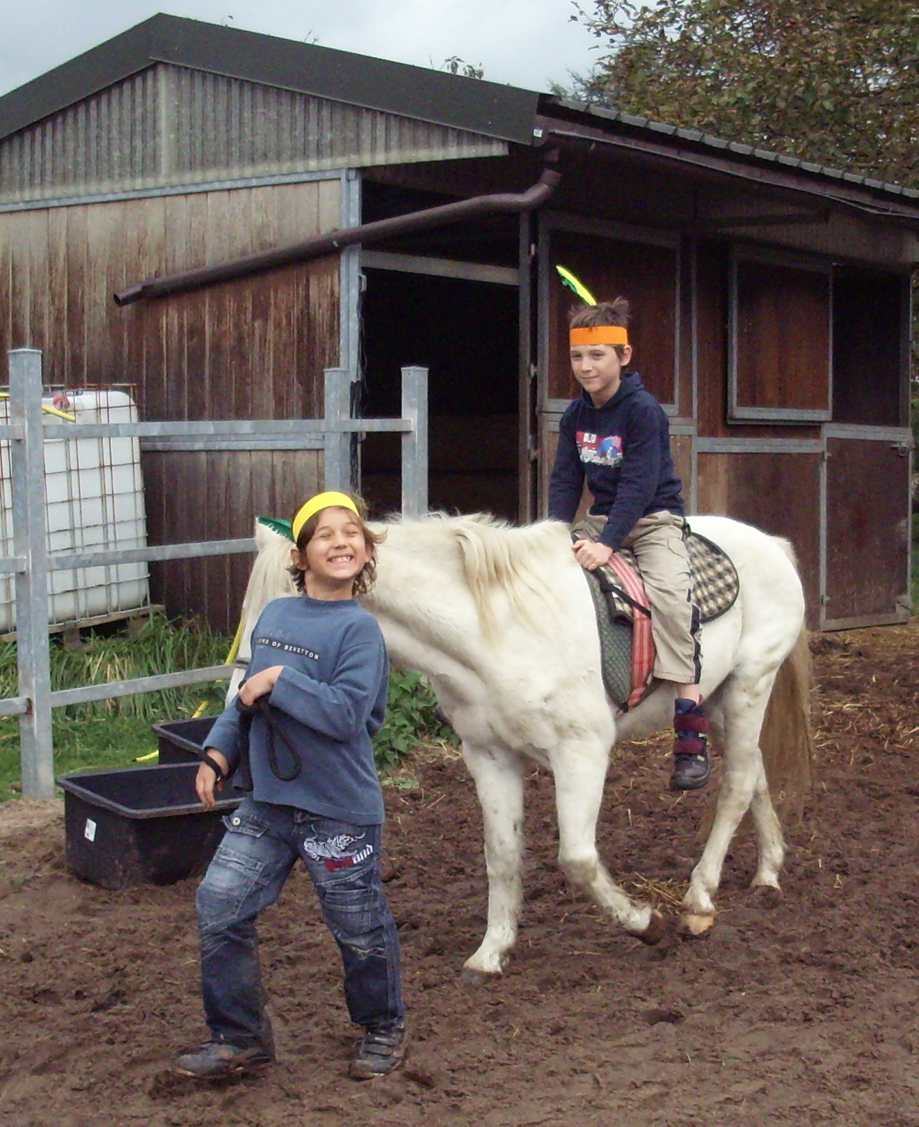 Ferienkurs: Cowboy und Indianer, natürlich "zu Pferd"!