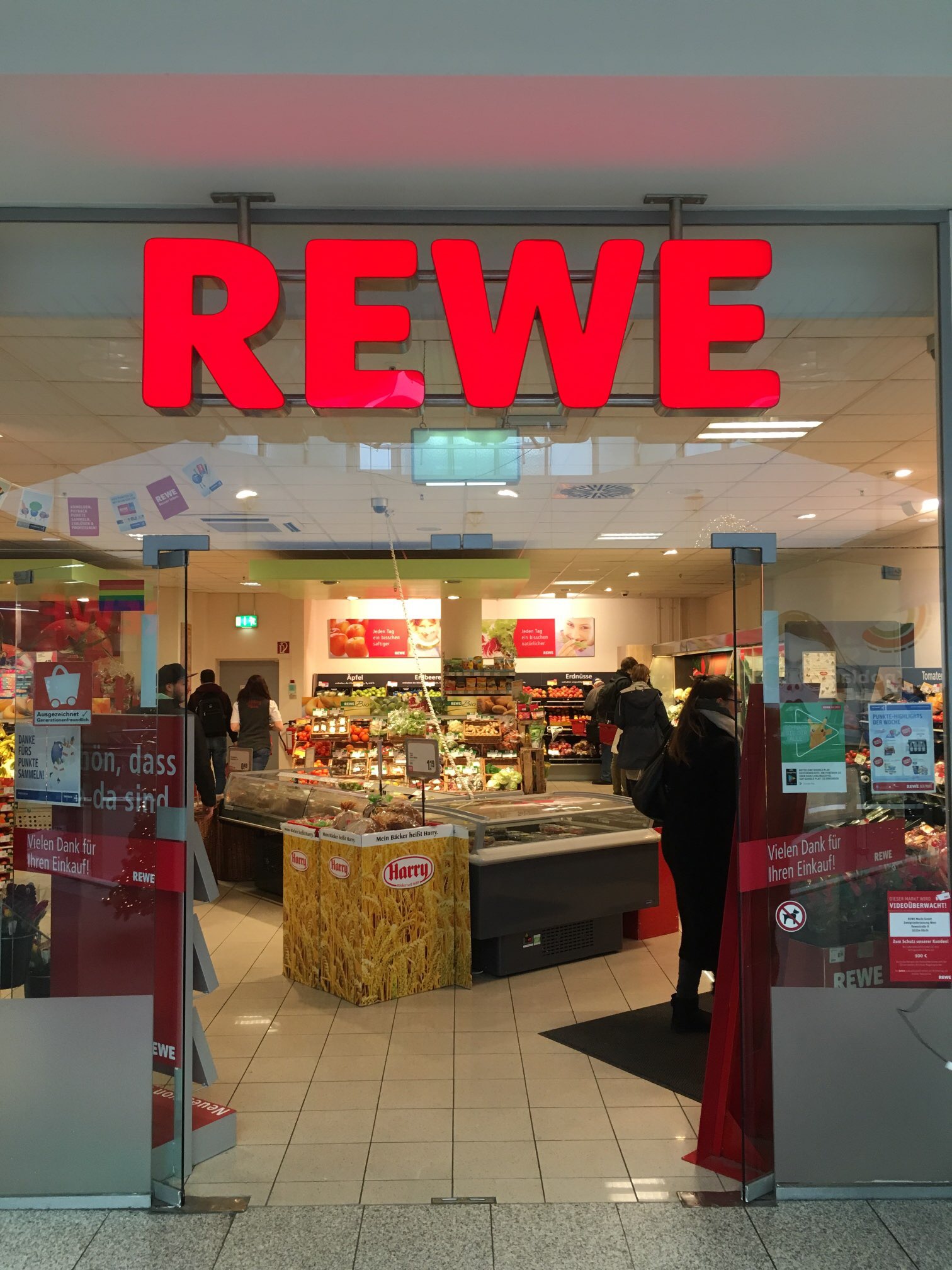 Bild 1 REWE in Bochum